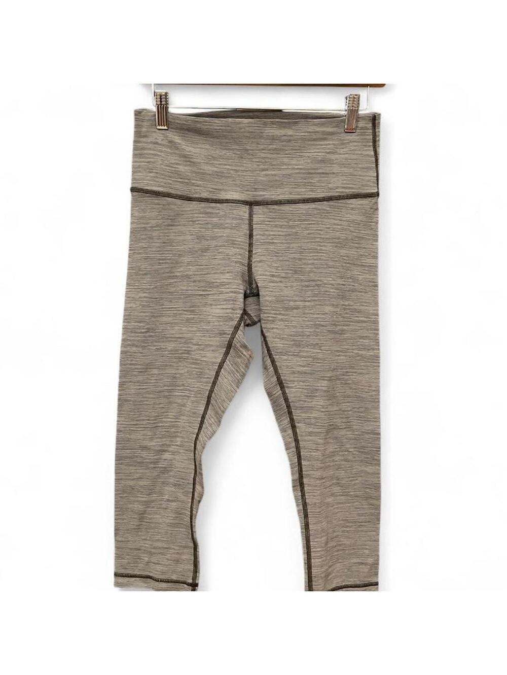 Women’s Lululemon grey capri leggings, size 10